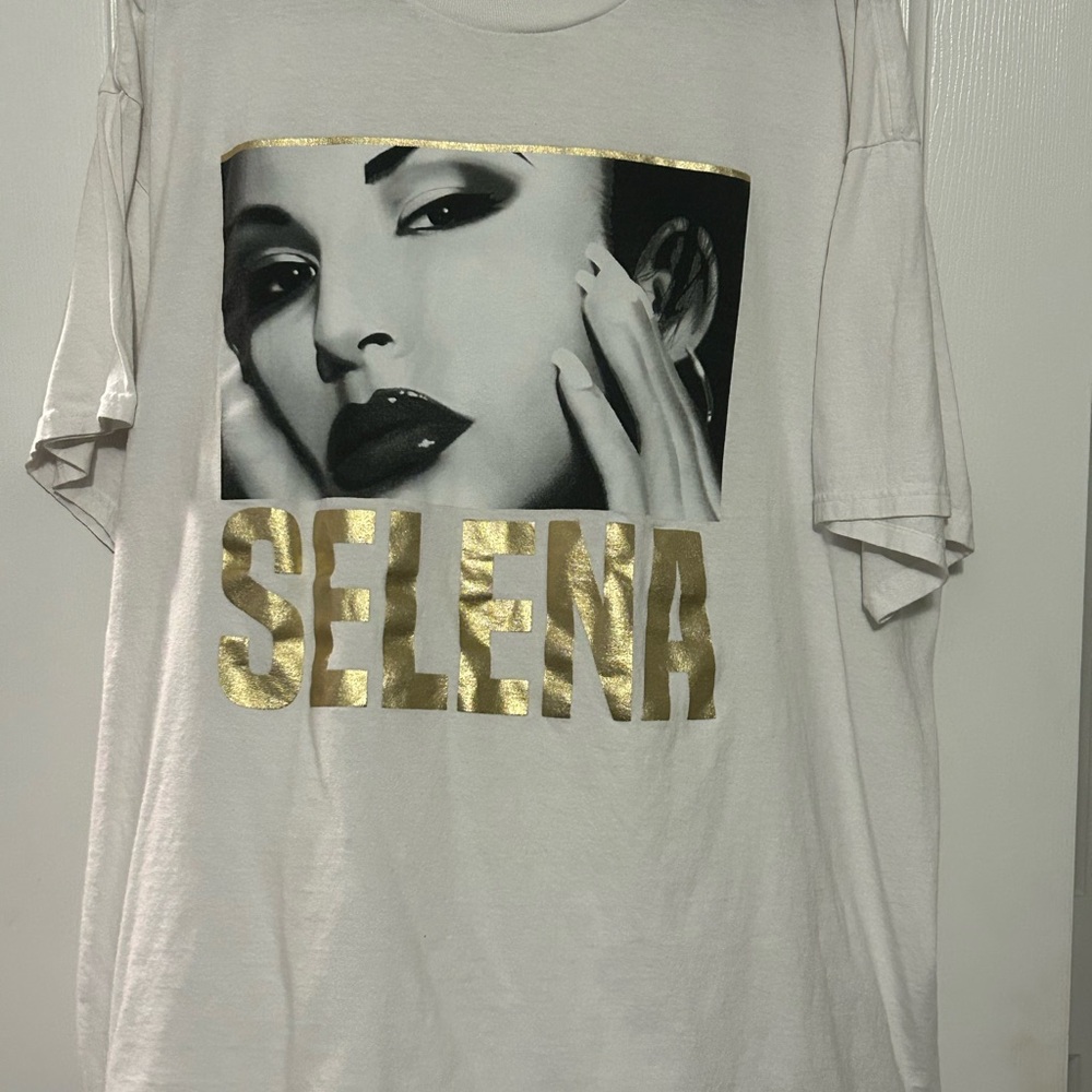 Fashion Nova White and Gold Graphic Tee